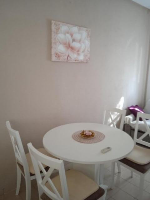 Sandra Vir Buitenkant foto